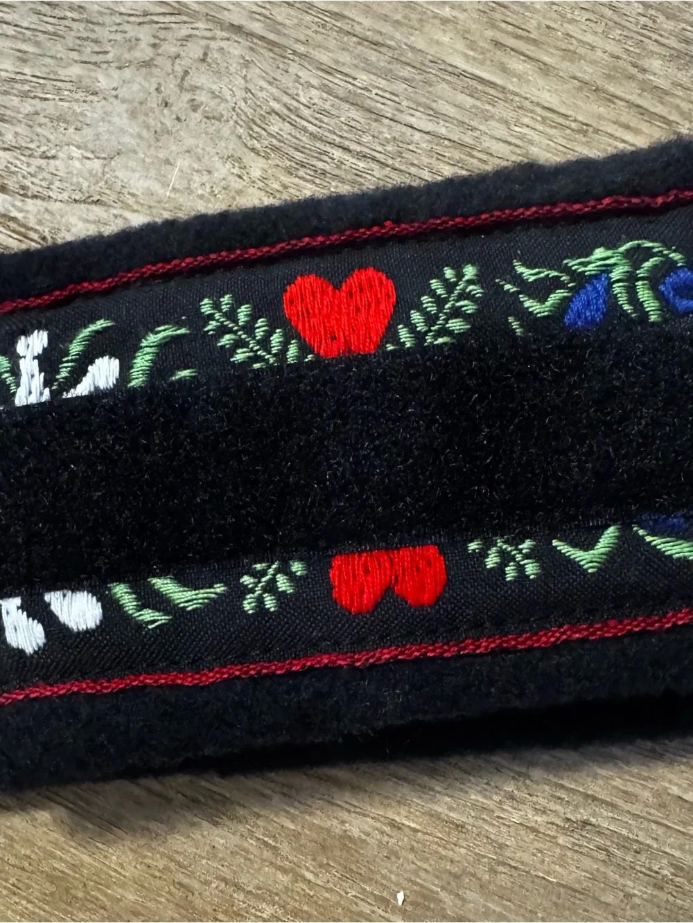 Jagged Edge Edelweiss Embroidered Fleece Ski Headband Black NWT
